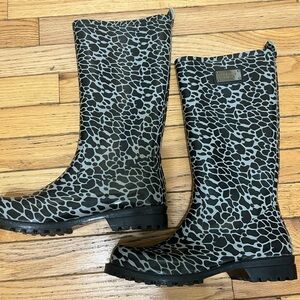 Nine West Stylish Black and Gray Women's Rain Boots NWOB